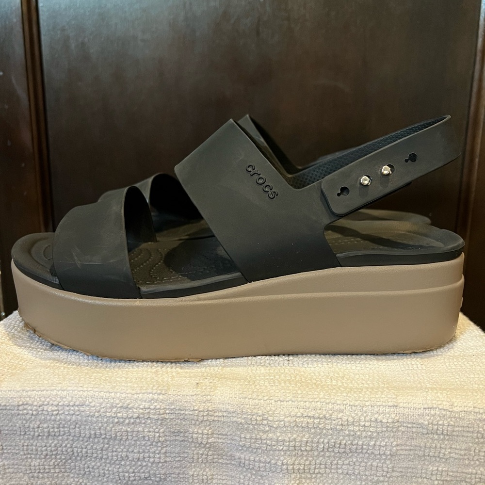 COPY - Crocs | Women's Black Brown Brooklyn Low Wedge Sz 8 Black & Mushroom
